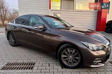 Седан Infiniti Q50 2014 в Черновцах