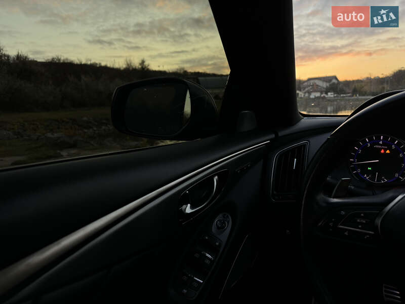 Седан Infiniti Q50 2018 в Днепре