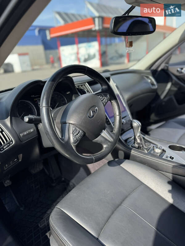 Седан Infiniti Q50 2016 в Виннице
