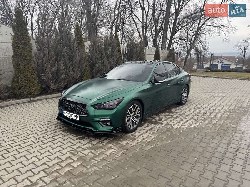 Седан Infiniti Q50 2017 в Кицмани