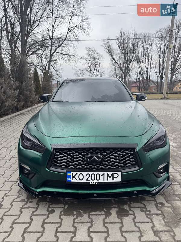 Седан Infiniti Q50 2017 в Кицмани