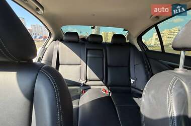Седан Infiniti Q50 2017 в 