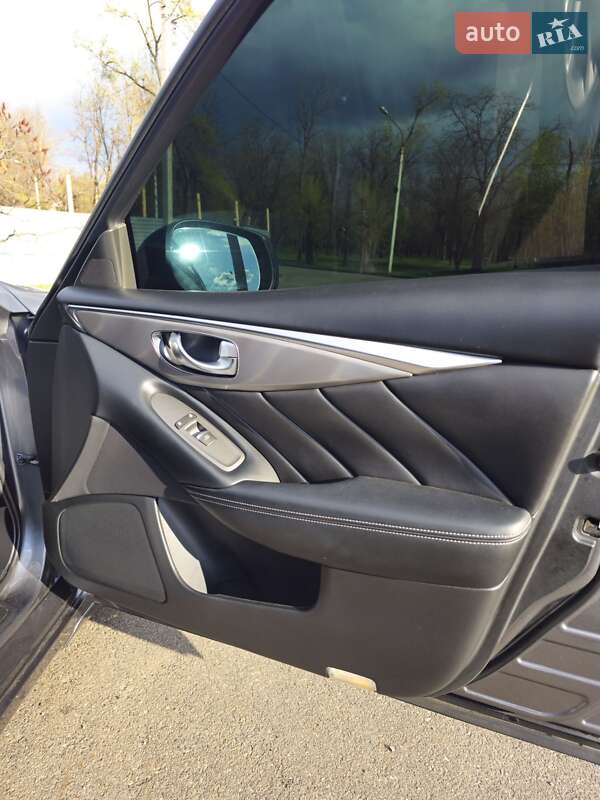 Седан Infiniti Q50 2017 в Кривому Розі