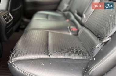 Седан Infiniti Q50 2015 в 