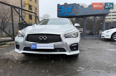 Седан Infiniti Q50 2015 в 