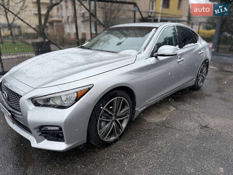 Седан Infiniti Q50 2015 в Киеве