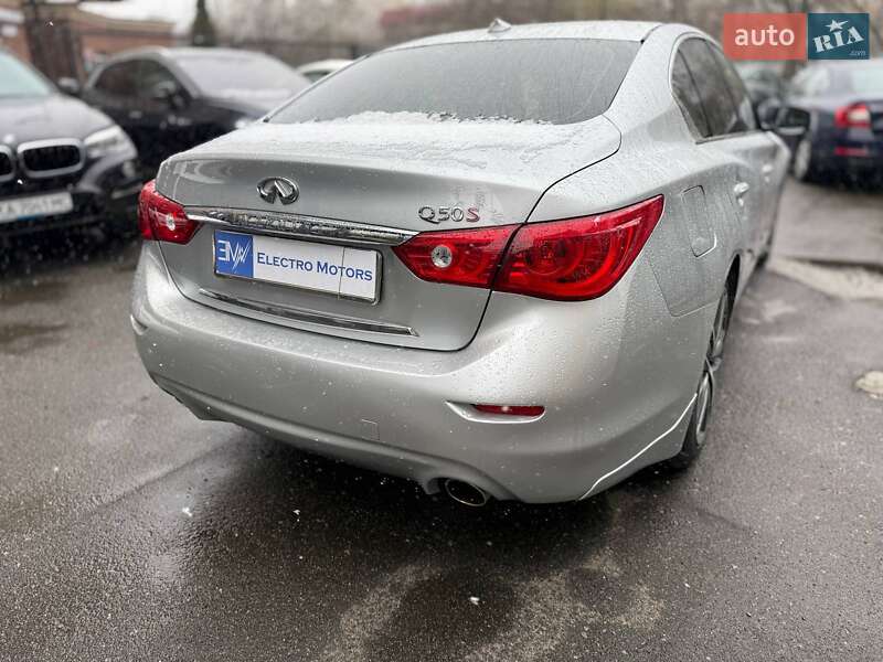 Седан Infiniti Q50 2015 в Киеве