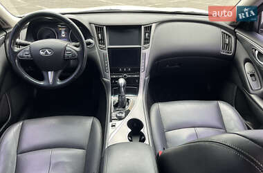 Седан Infiniti Q50 2015 в 