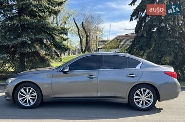 Седан Infiniti Q50 2015 в 