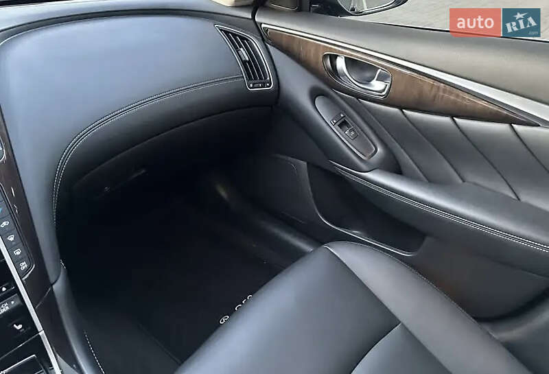 Седан Infiniti Q50 2018 в Дніпрі