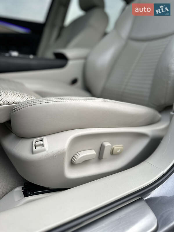 Седан Infiniti Q50 2016 в Хмельницькому