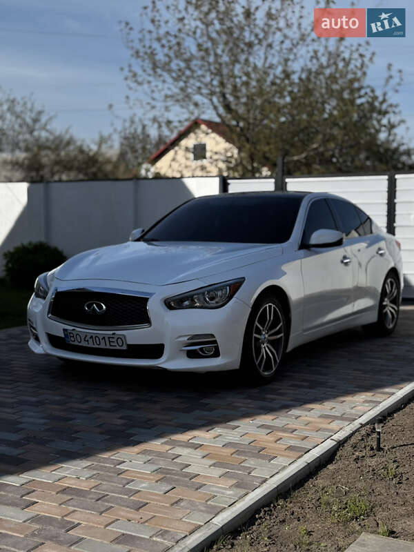 Infiniti Q50 2015