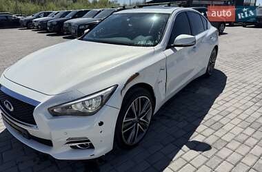 Седан Infiniti Q50 2015 в 