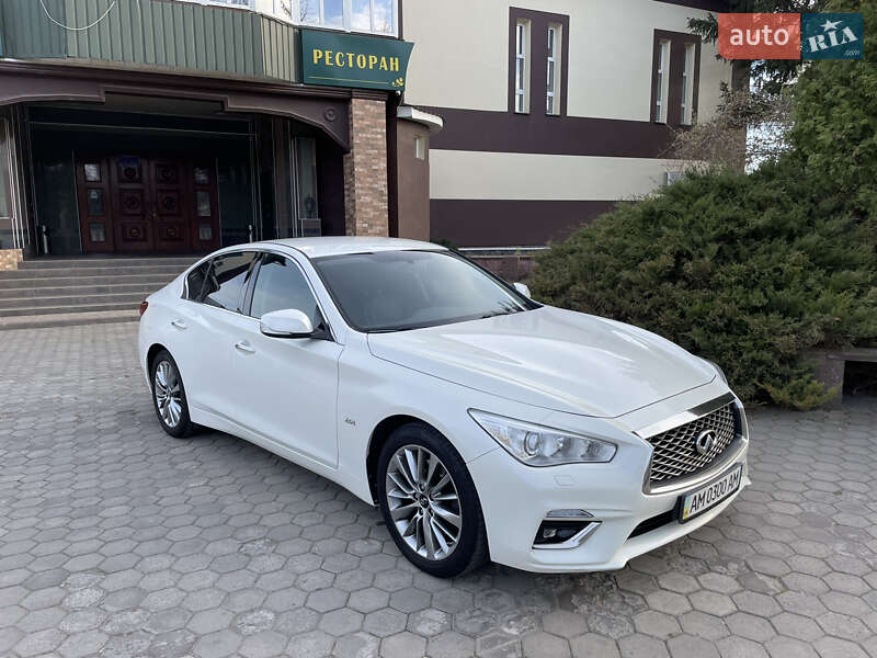 Седан Infiniti Q50 2018 в Виннице