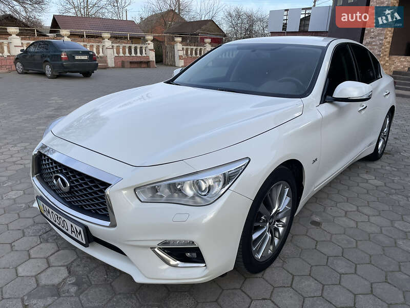 Седан Infiniti Q50 2018 в Виннице