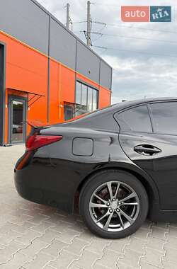 Седан Infiniti Q50 2017 в 