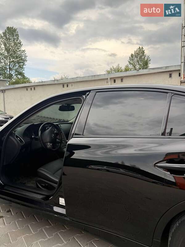 Седан Infiniti Q50 2017 в Тернополі