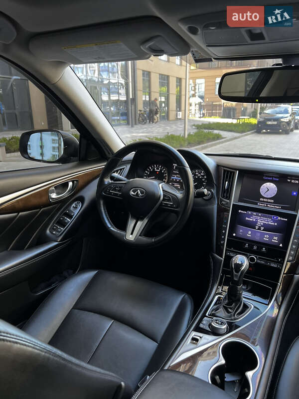 Седан Infiniti Q50 2018 в Ірпені