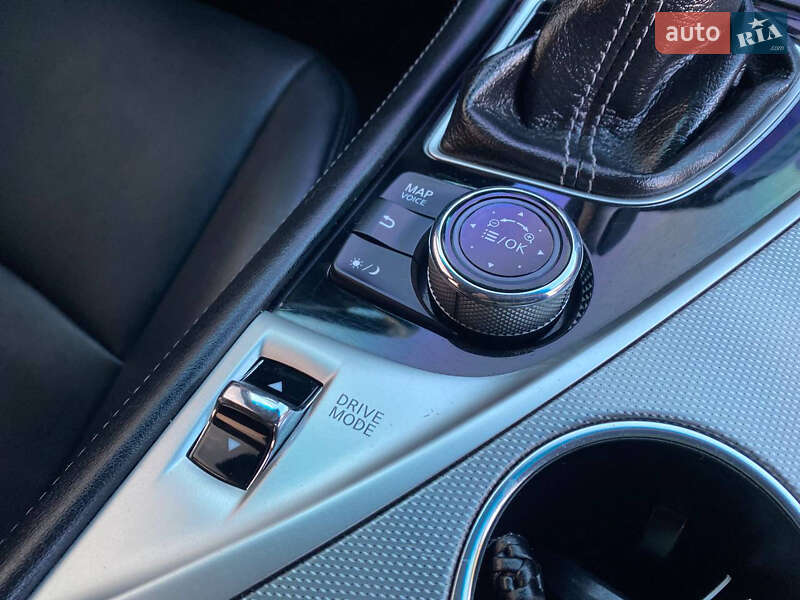 Седан Infiniti Q50 2015 в Черкасах