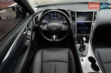 Седан Infiniti Q50 2017 в 