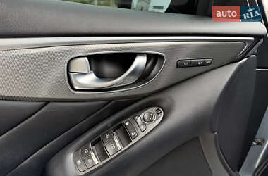 Седан Infiniti Q50 2014 в 