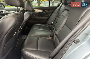 Седан Infiniti Q50 2014 в 