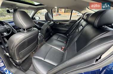 Седан Infiniti Q50 2016 в 