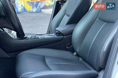 Седан Infiniti Q50 2018 в 