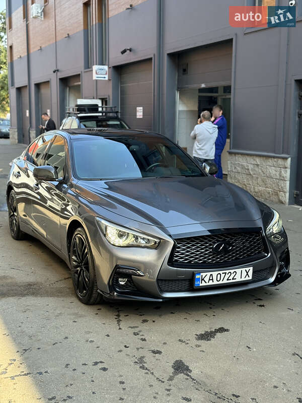 Седан Infiniti Q50 2016 в 