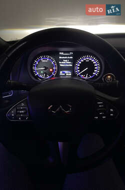 Седан Infiniti Q50 2016 в 