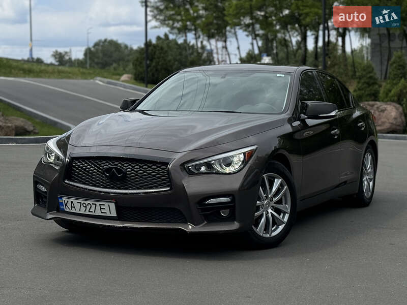Седан Infiniti Q50 2016 в 