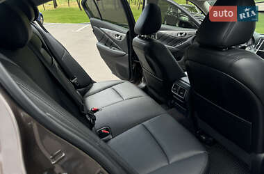 Седан Infiniti Q50 2016 в 