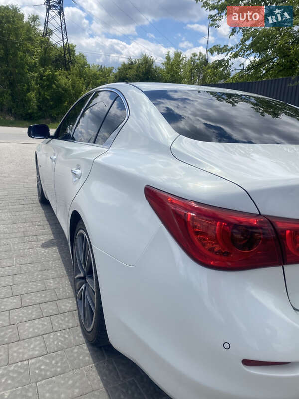 Седан Infiniti Q50 2013 в Тернополі