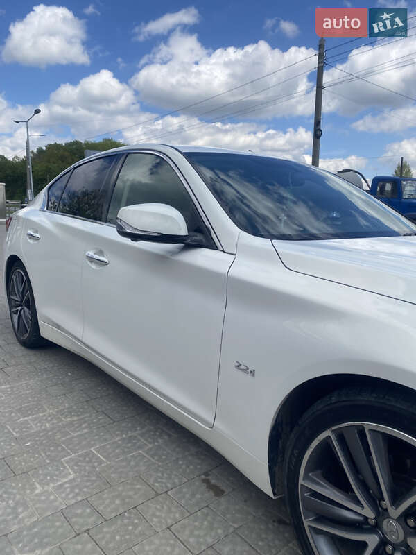Седан Infiniti Q50 2013 в Тернополі