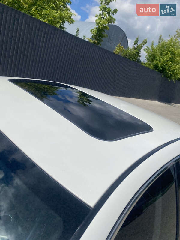 Седан Infiniti Q50 2013 в Тернополі