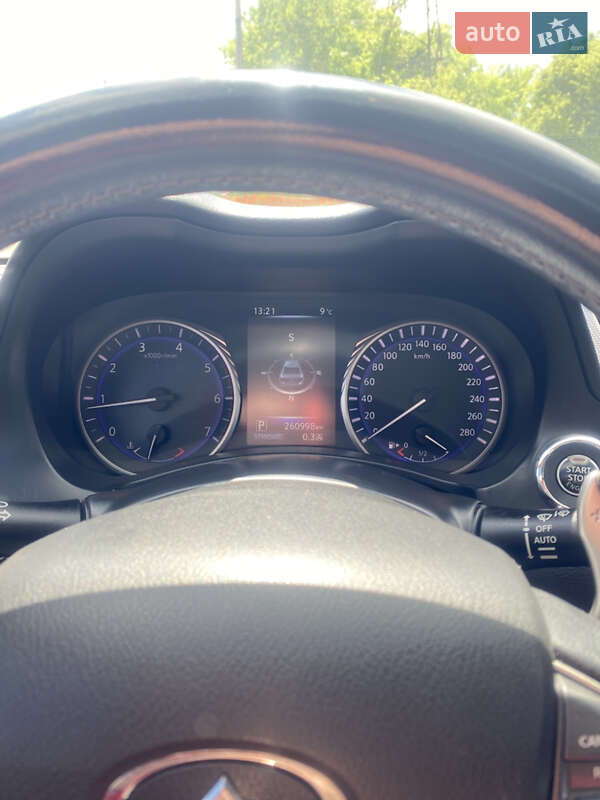 Седан Infiniti Q50 2013 в Тернополі