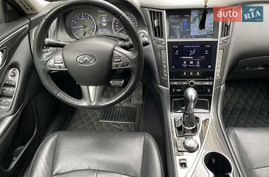 Седан Infiniti Q50 2014 в 