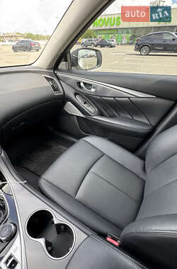 Седан Infiniti Q50 2017 в 