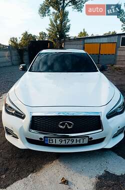 Седан Infiniti Q50 2013 в Кременчуге