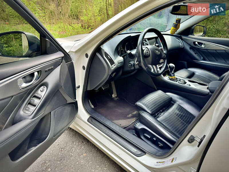 Седан Infiniti Q50 2016 в Києві