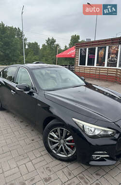 Седан Infiniti Q50 2014 в 