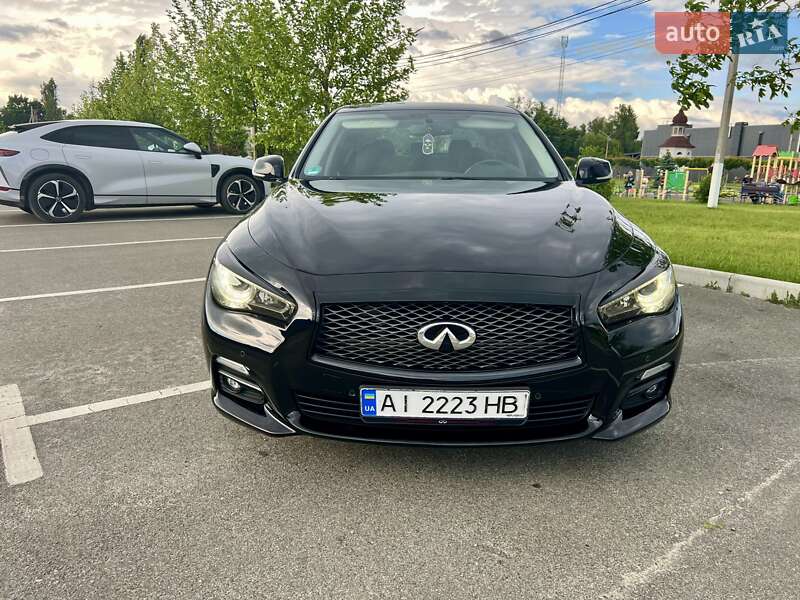 Седан Infiniti Q50 2016 в Вышгороде