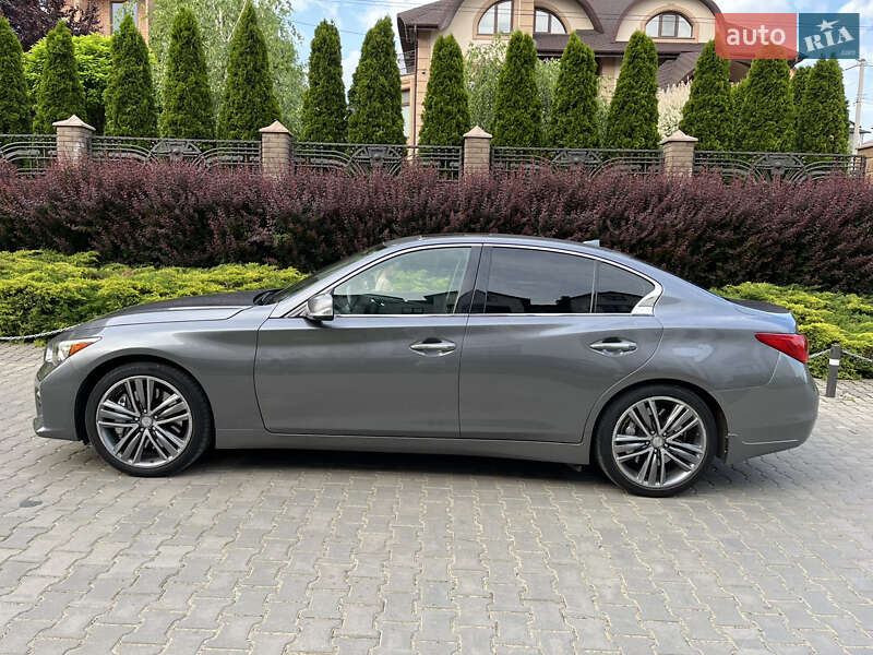 Седан Infiniti Q50 2013 в Черновцах