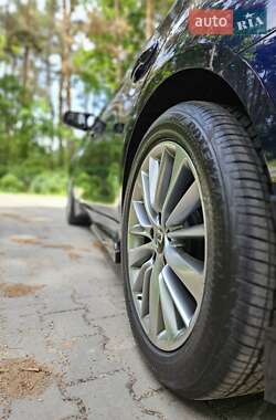 Седан Infiniti Q50 2023 в 