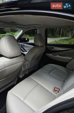 Седан Infiniti Q50 2023 в 