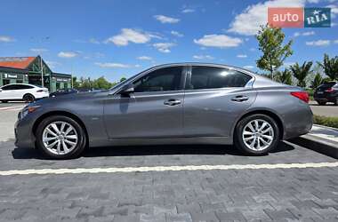 Седан Infiniti Q50 2015 в 