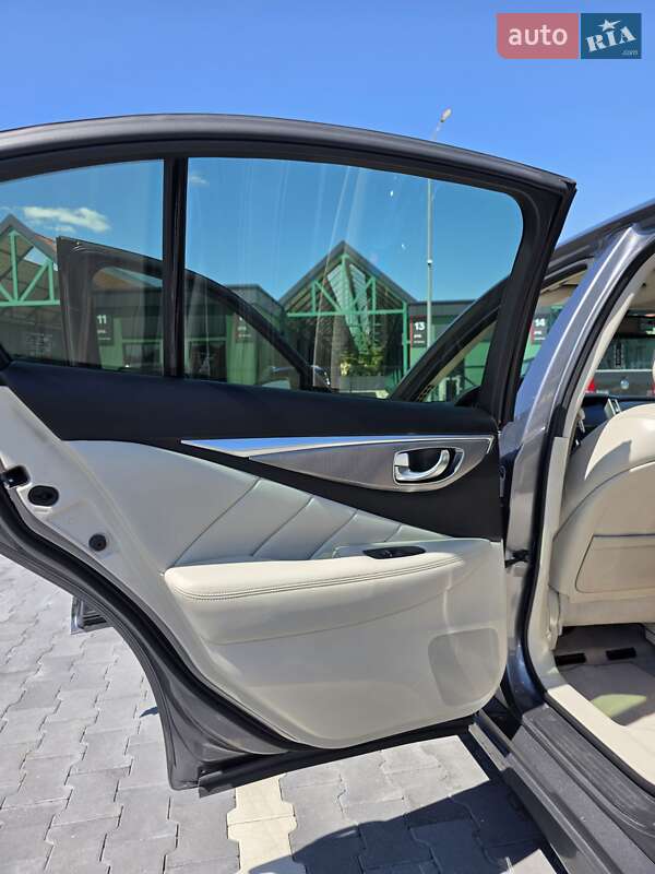 Седан Infiniti Q50 2015 в Івано-Франківську