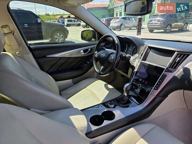 Седан Infiniti Q50 2015 в Івано-Франківську