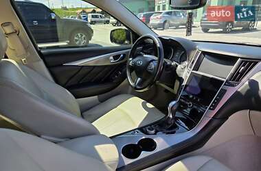 Седан Infiniti Q50 2015 в 