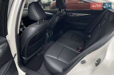 Седан Infiniti Q50 2016 в 